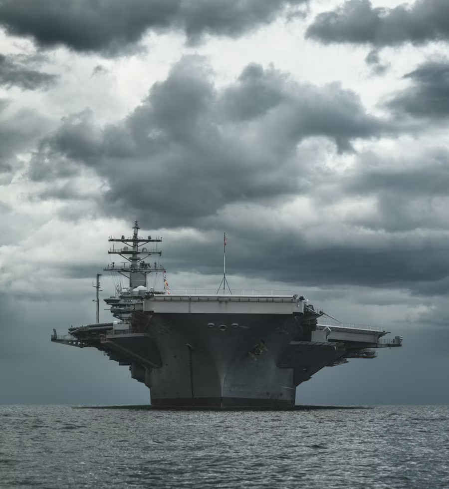 HORMUZ, ULTIMATUM DI TEHERAN AGLI USA: “ATTACCHEREMO CHIUNQUE TENTI DI FORZARE LO STRETTO”