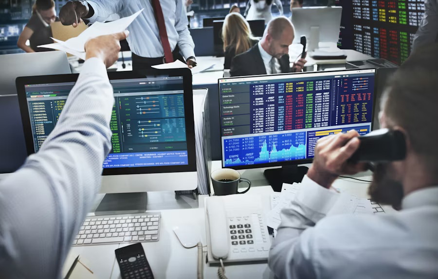 Borse Asia in calo su tensioni USA-Iran e rialzo tassi Australia; petrolio instabile