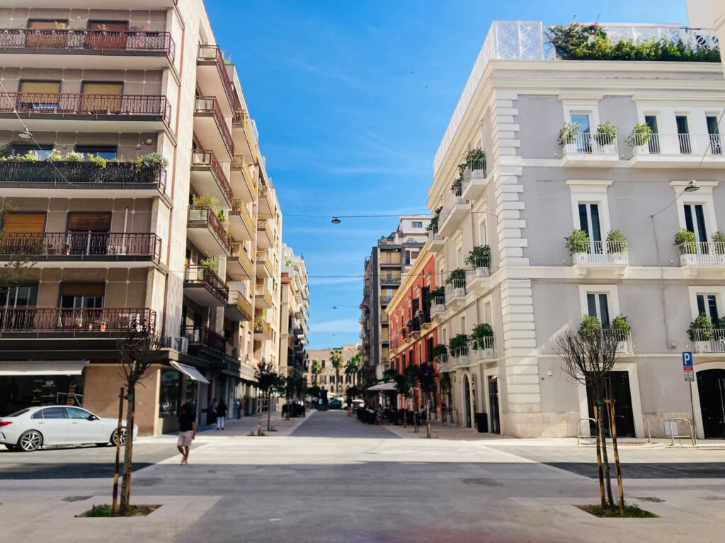 IL COMUNE COMUNICA – cantiere per la riqualificazione di via Argiro: riaperta al transito via Abate Gimma disposta l’ordinanza per la modifica temporanea alla circolazione su via Calefati