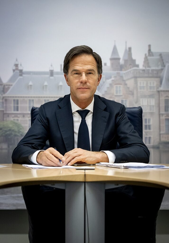 "Mark Rutte, Segretario Generale della NATO, le sue parole confermano il ruolo cruciale delle basi italiane nell'operazione Epic Fury."