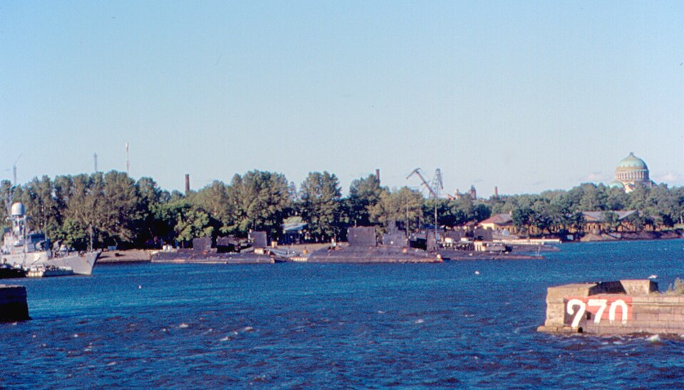 Attacco a Kronstadt e Tambov: Zelenskyy conferma il colpo ai bersagli strategici russi Base navale di Kronstadt (Foto: Roger 4336/CC 2.0