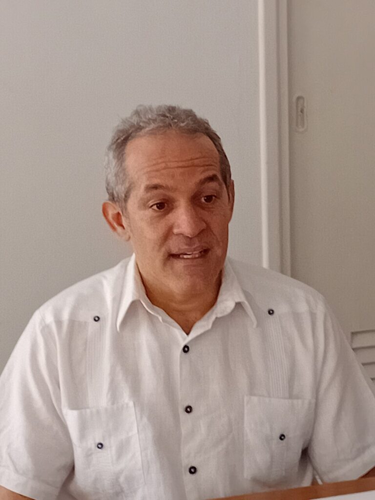 Ministro de Ciencia de Cuba Armando Rodríguez Batista