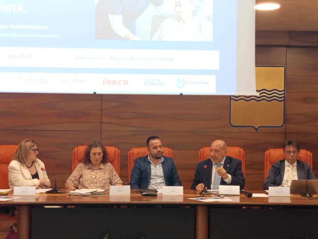 Anziani non autosufficienti: casa primo luogo di cura