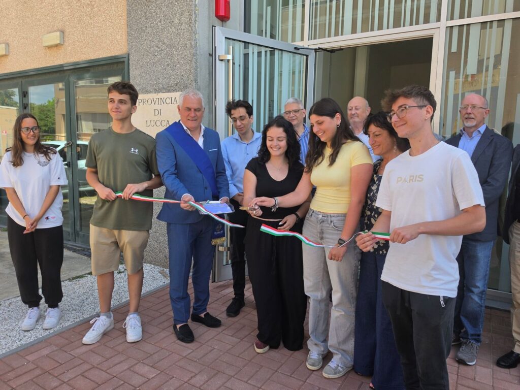 EDILIZIA SCOLASTICA – Inaugurata la palestra del ‘Galiei’ di Viareggio