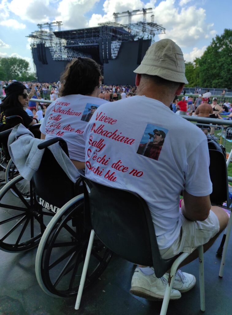 QUANDO LA MUSICA DIVENTA DAVVERO DI TUTTI: IL CUORE DELL’UNITALSI AL CONCERTO DI VASCO ROSSI