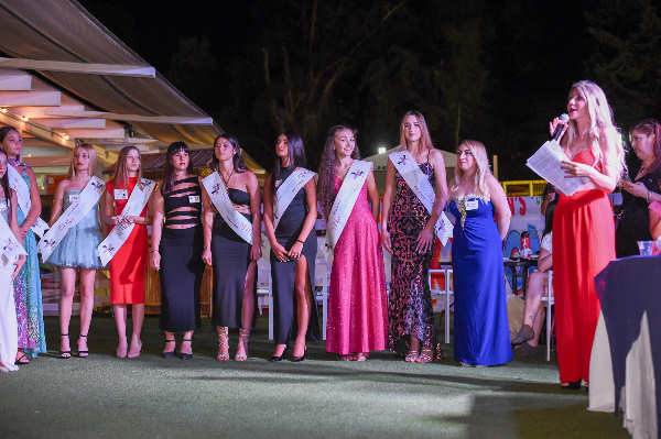 Successo per la prima tappa-sfilata di “Moda in Tour 2026”, al Giardini Delle Ninfe di Napoli