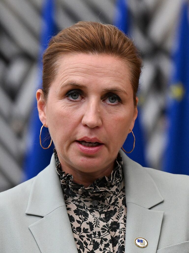 Il Primo Ministro danese Mette Frederiksen interviene al vertice NATO di Ankara per ribadire la sovranità della Danimarca sulla Groenlandia."