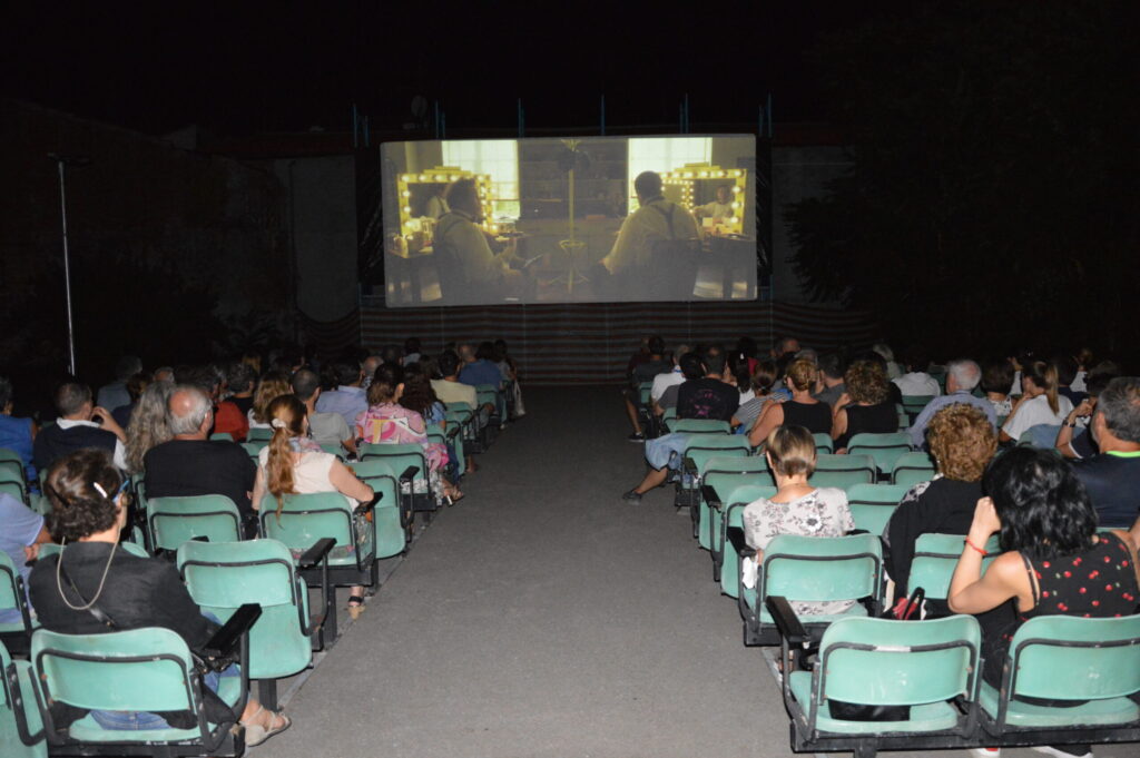 Cinema sotto le stelle a Villa Baldi Papini, i film in programma da domenica 20 a domenica 26 luglio
