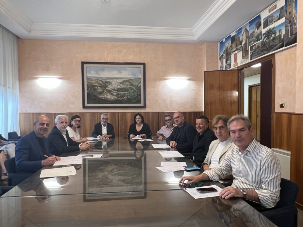 Libero Consorzio e Comuni della provincia: firmati tre accordi strategici per sicurezza, turismo e sport