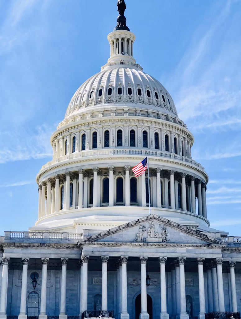 Israele: la mela della discordia che spacca la politica americana "Washington, il cuore del potere americano dove si consuma la rottura dello storico legame con Israele."