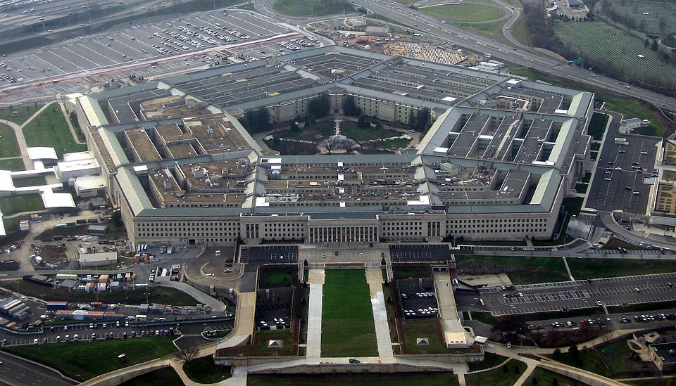 Crisi USA-Cuba: il Pentagono valuta piani per un’operazione militare con la 101a Aviotrasportata Il Pentagono, sede del Dipartimento della Difesa degli Stati Uniti.
