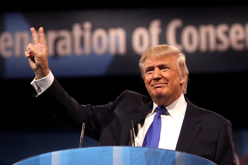 Trump apre al dialogo con l’Iran ma impone il veto nucleare Il Presidente USA Donald Trump apre al dialogo con l'Iran per fermare il conflitto, ma impone un veto totale sul nucleare.
