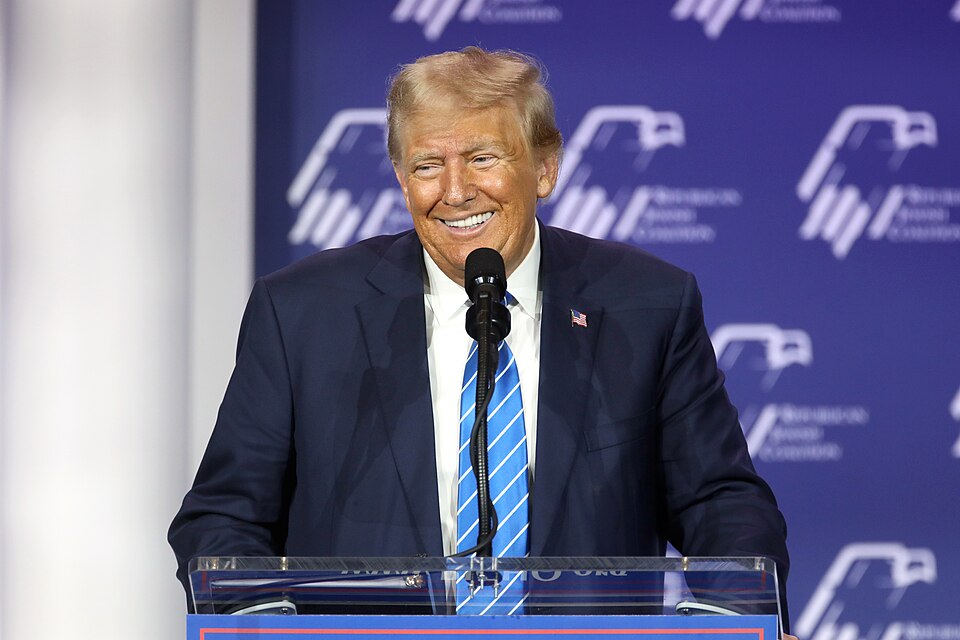 Difesa e industria: Trump spinge sulla produzione mentre approva il maxi-accordo con l’Arabia Saudita Il Presidente degli Stati Uniti Donald Trump