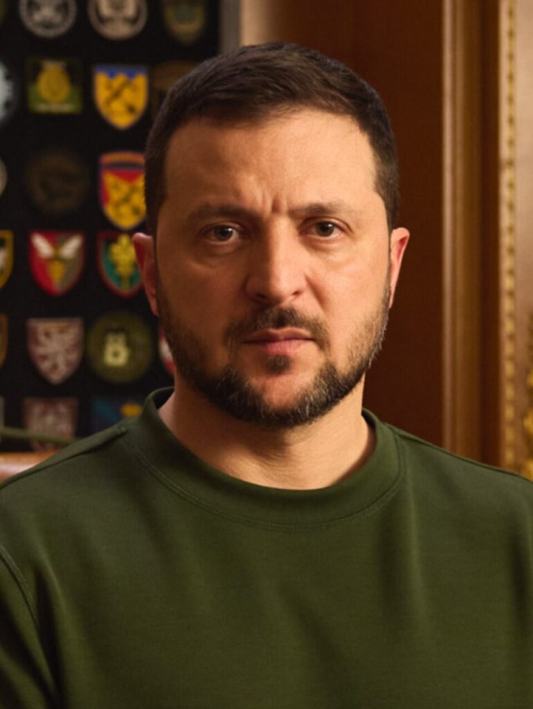 Iran: “L’Ucraina va punita militarmente, espellere l’inviato a Teheran” Photo of Ukrainian President Volodymyr Zelensky