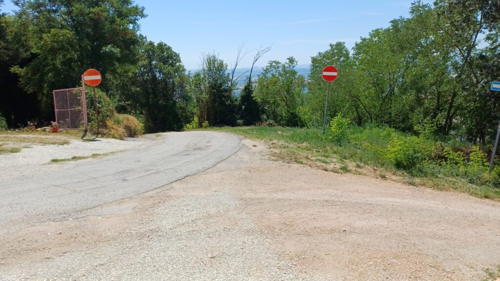 Com. stampa n. 449 (Viabilità: dopo la riapertura nuova circolazione nell’area del Castello di Pitino) + foto