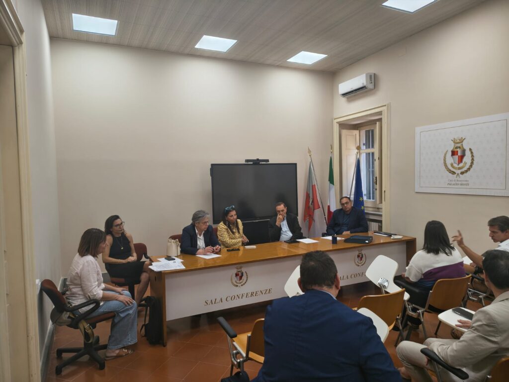 Mensa, riunione al Comune: “Dialogo sereno con i dirigenti scolastici, aperture sul pasto da casa