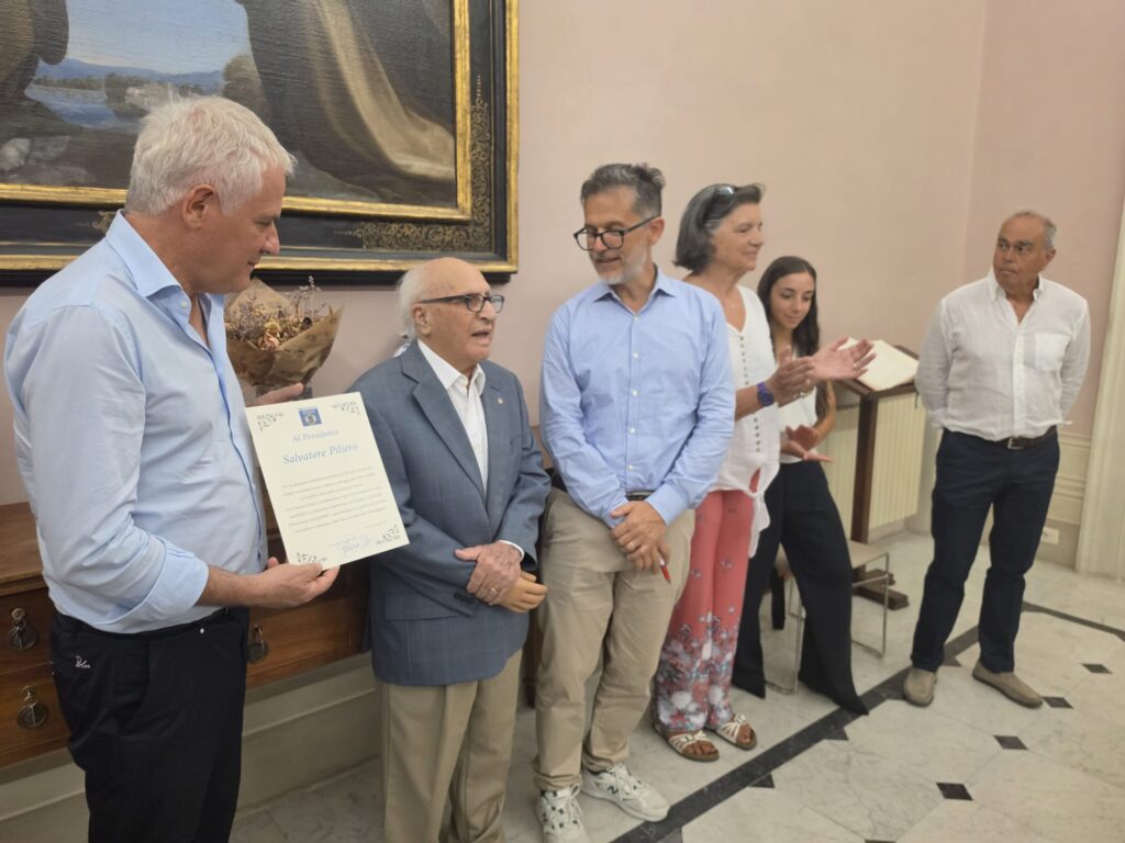 RICONOSCIMENTI: a Salvatore Piliero una pergamena della Provincia