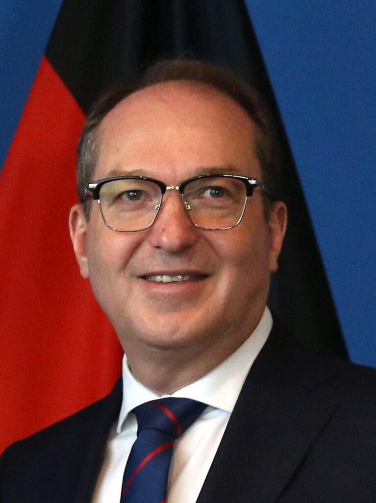 "Il ministro dell'Interno tedesco Alexander Dobrindt durante un intervento istituzionale."