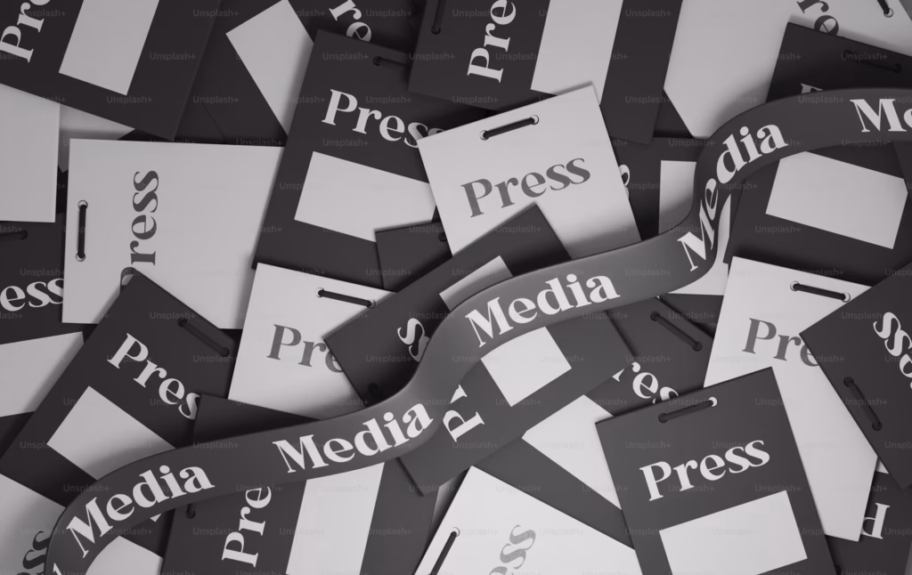 "Informazione oltre la narrazione: il valore del giornalismo lucido che svela le dinamiche geopolitiche al di là delle esagerazioni ostili."