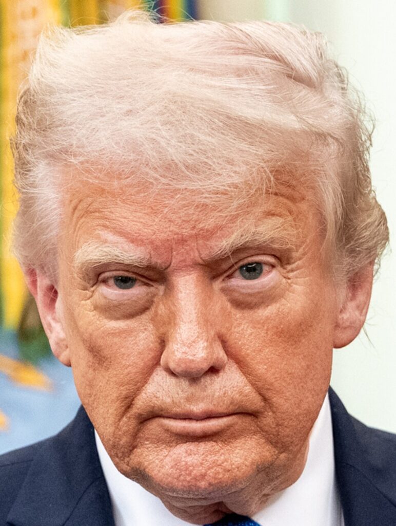 Donald Trump, durissime le dichiarazioni sul controllo dello Stretto di Hormuz e sui rapporti con l'Oman.