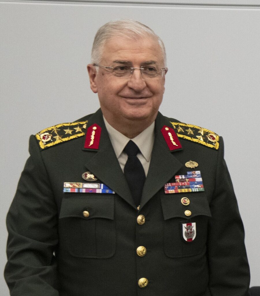Il ministro della Difesa turco Yaşar Güler, il cui dicastero ha affrontato con Teheran il tema della cooperazione regionale e della sicurezza