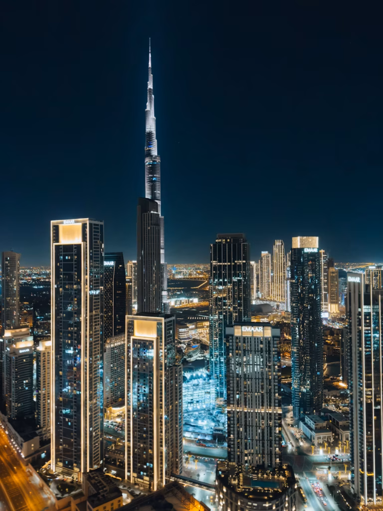 Skyline di Dubai, sempre più al centro delle strategie globali di espansione tecnologica e commerciale per le aziende cinesi