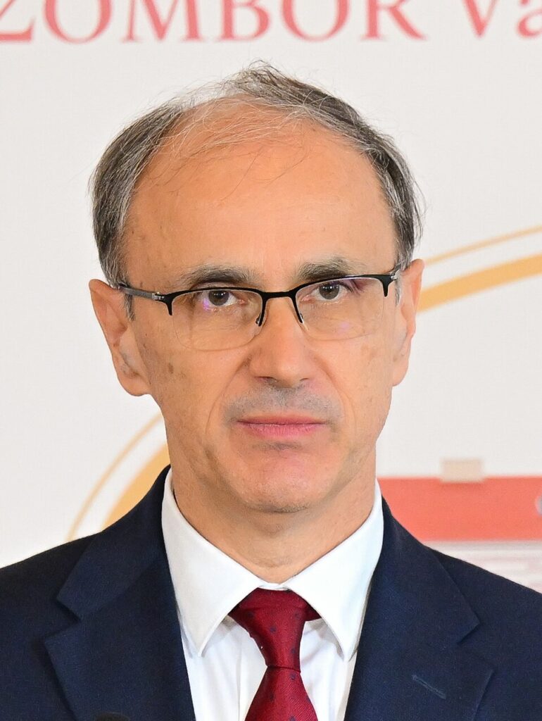 "Il primo ministro serbo Duro Macut