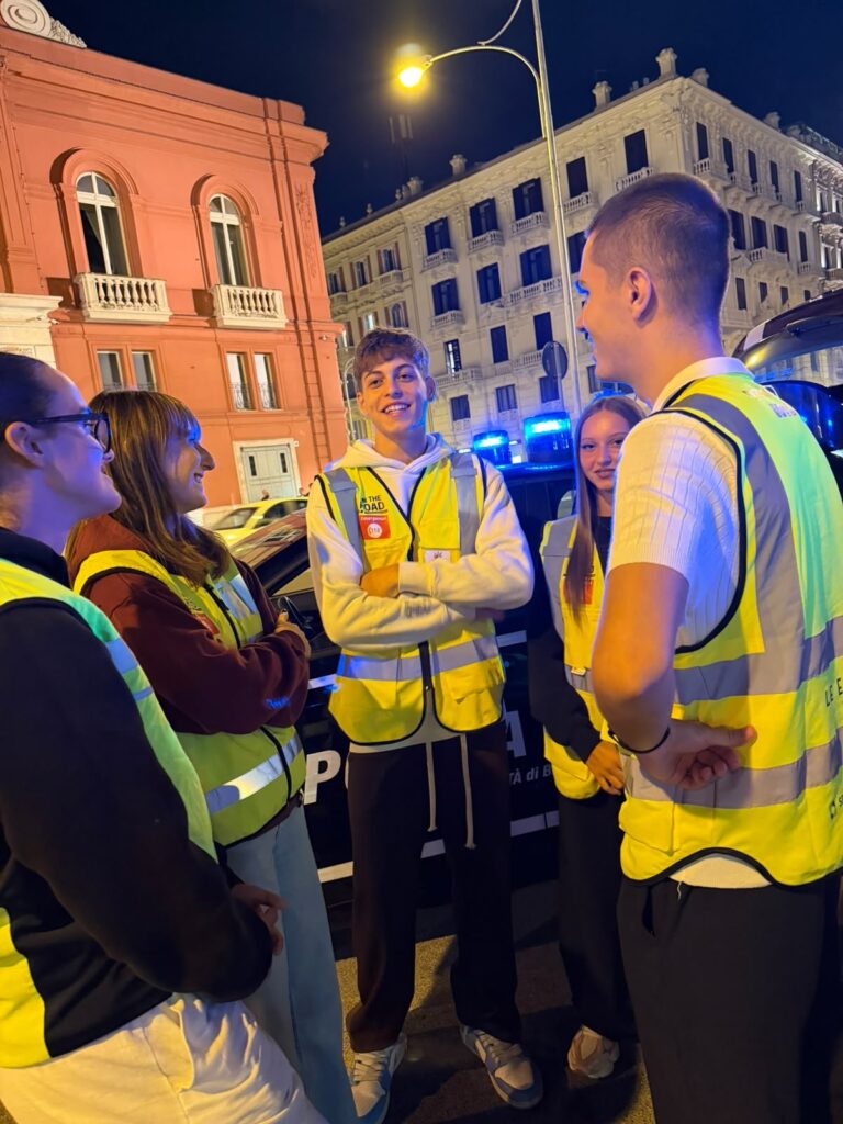 IL COMUNE COMUNICA – “Salgo a Bordo – On the Road”: oggi pomeriggio l’evento finale del progetto della Polizia Locale con le testimonianze dei 24 ragazzi e ragazze partecipanti
