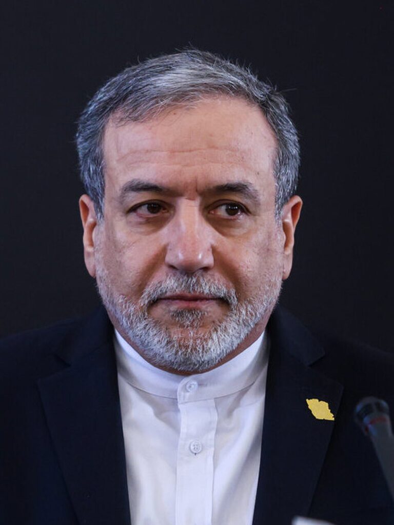 Iran-Usa, arriva la risposta di Washington: Araghchi porta il piano al governo mentre i negoziati restano in bilico Iran e Stati Uniti cercano un'intesa: sul tavolo garanzie, sequenza degli accordi e piano di rafforzamento della fiducia.