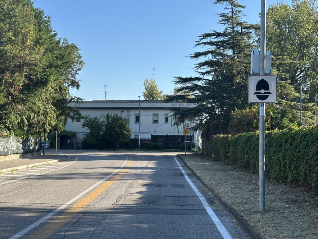 NUOVA CORSIA RISERVATA IN VIA DEL LAVORO: DAL 14 SETTEMBRE ATTIVO IL CONTROLLO ELETTRONICO DEGLI ACCESSI, SANZIONI DAL 19 OTTOBRE