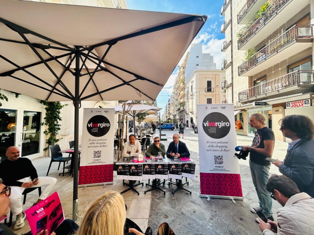 IL COMUNE COMUNICA – “Notte Bianca di via Argiro”: venerdì 16 ottobre moda, musica, show cooking e negozi aperti fino alle ore 23