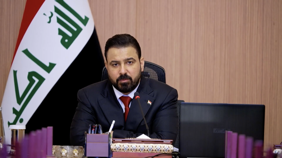Iraq, al-Zaidi apre la fase del disarmo: armi sotto controllo dello Stato entro giugno 2027 Il primo ministro iracheno Ali al-Zaidi. Baghdad avvia una nuova fase sul controllo delle armi e punta a completare il percorso entro il 30 giugno 2027.