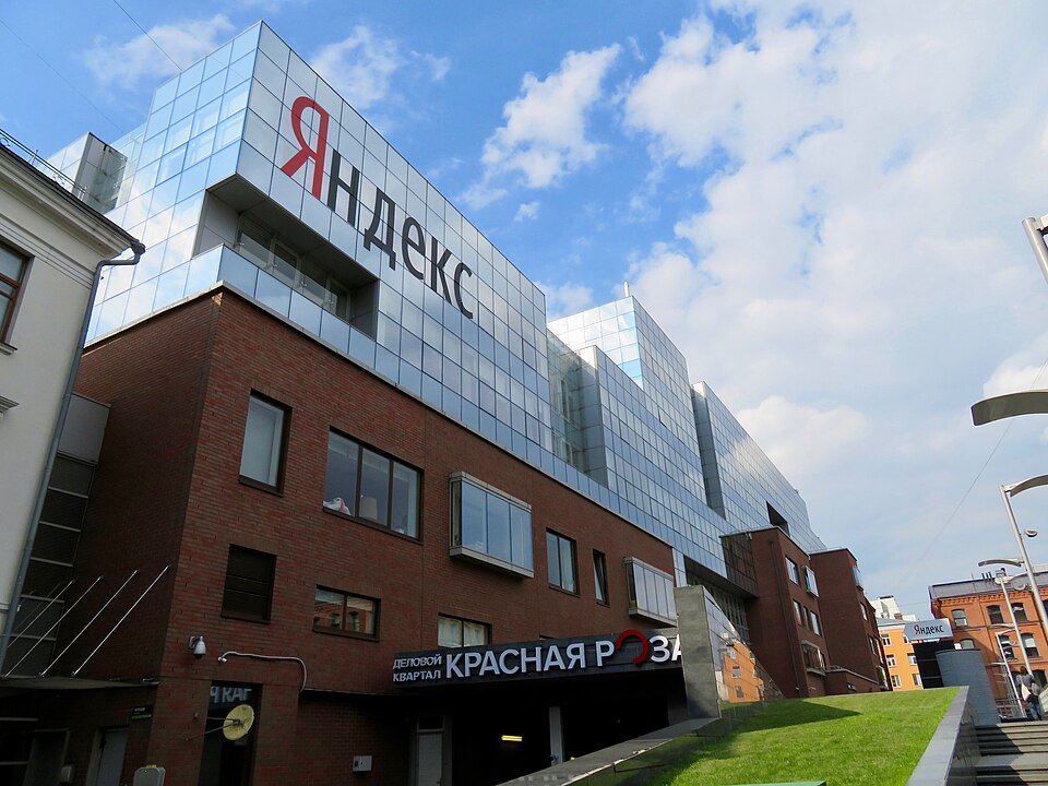 Russia, attacchi ai data center paralizzano i servizi Sede principale di Yandex a Mosca, società tecnologica russa i cui servizi sono stati colpiti dalle interruzioni informatiche.